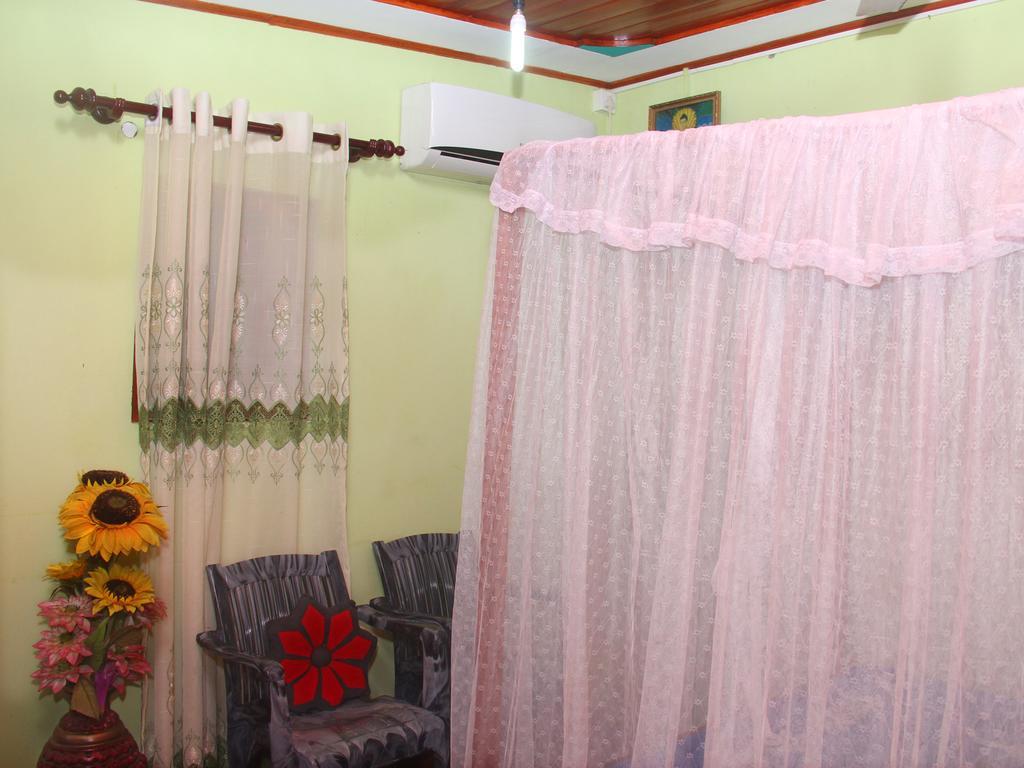 Little Pink House Apartment Mirissa Room photo